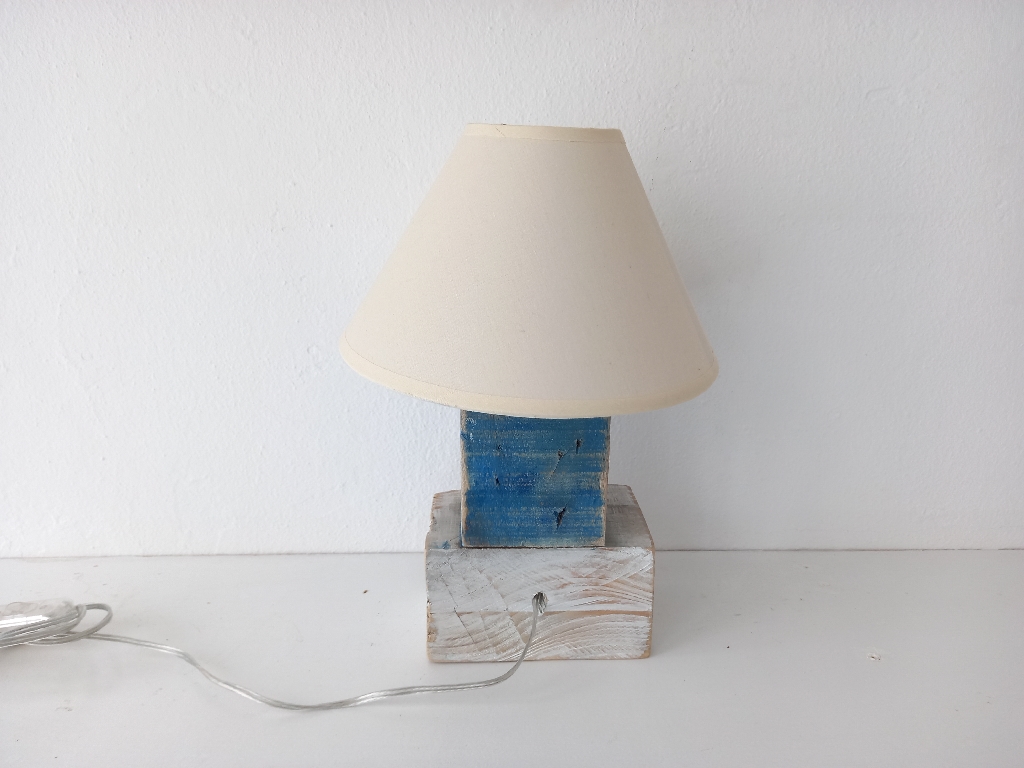 Table lamp