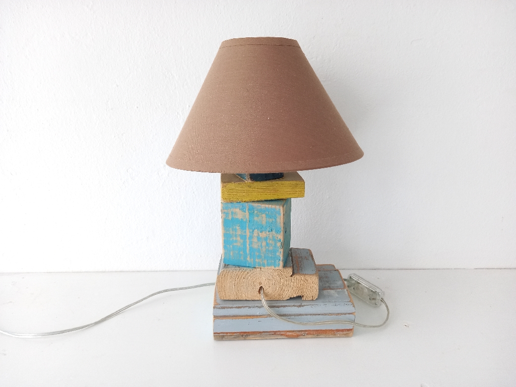 Table lamp