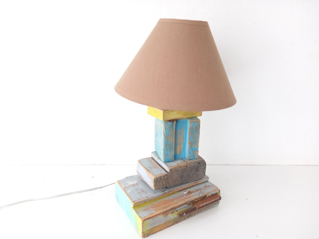 Table lamp