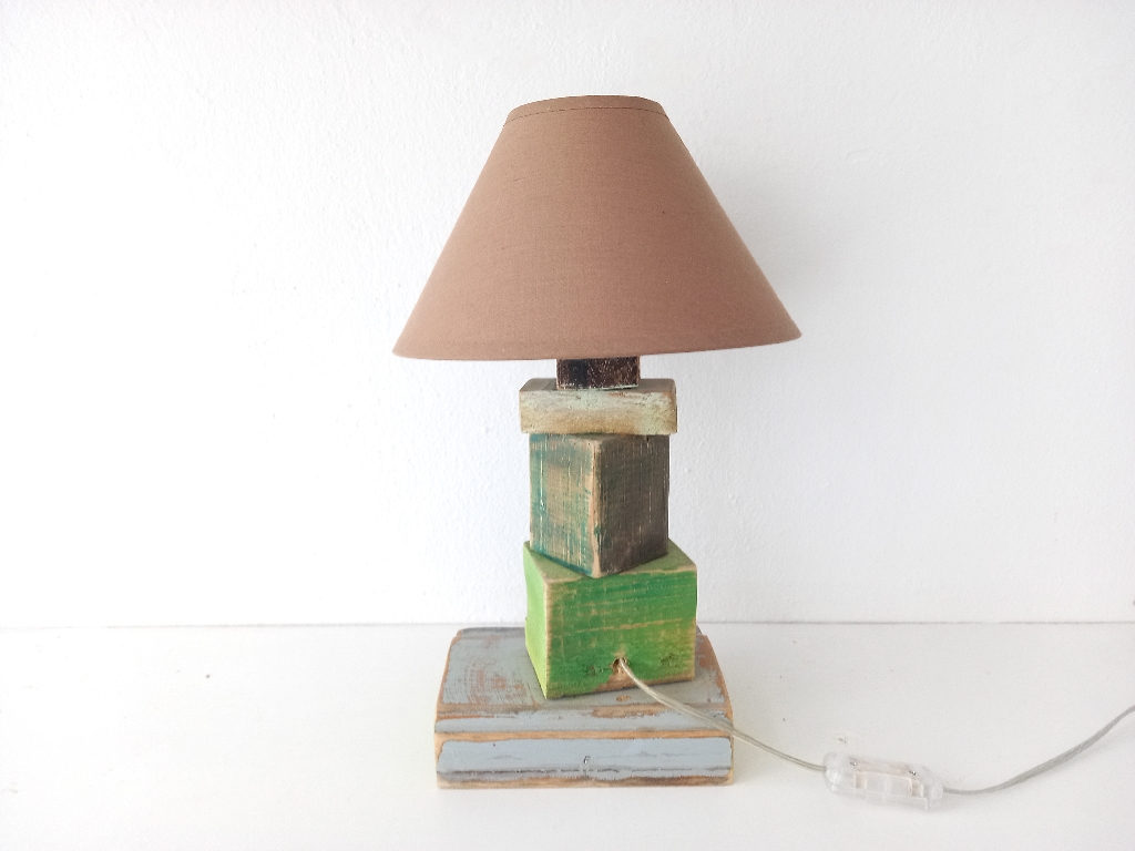 Table lamp