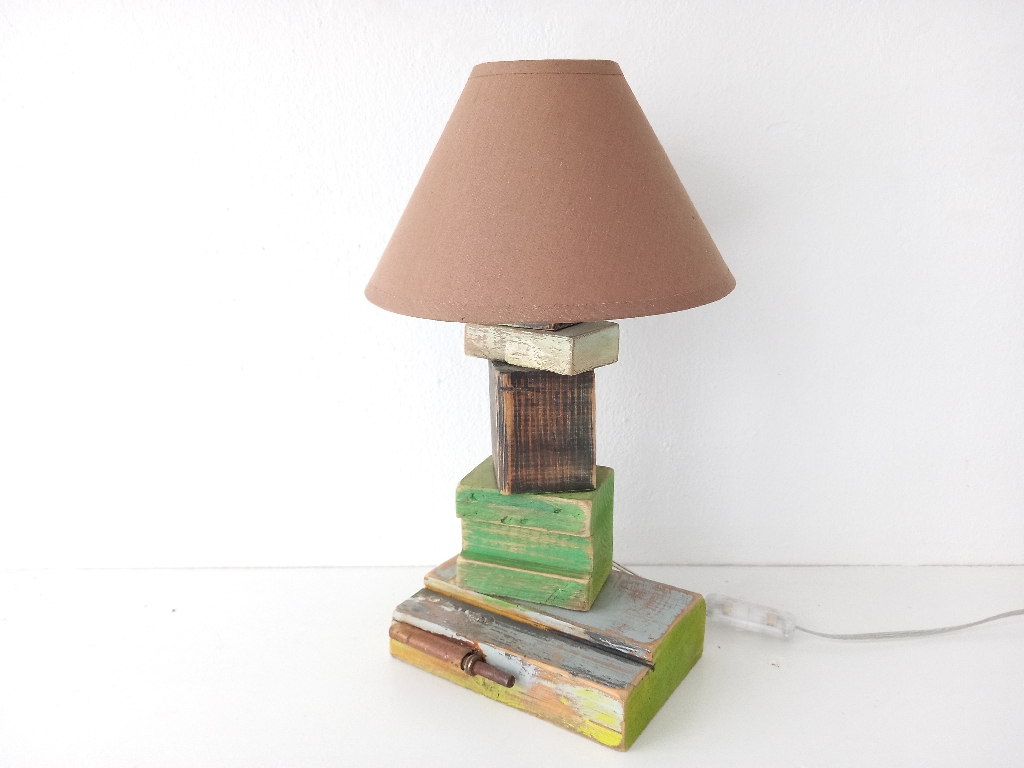 Table lamp